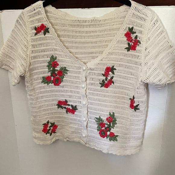 Floral Embroidered Cream Crochet Top with button front - Picture 2 of 11